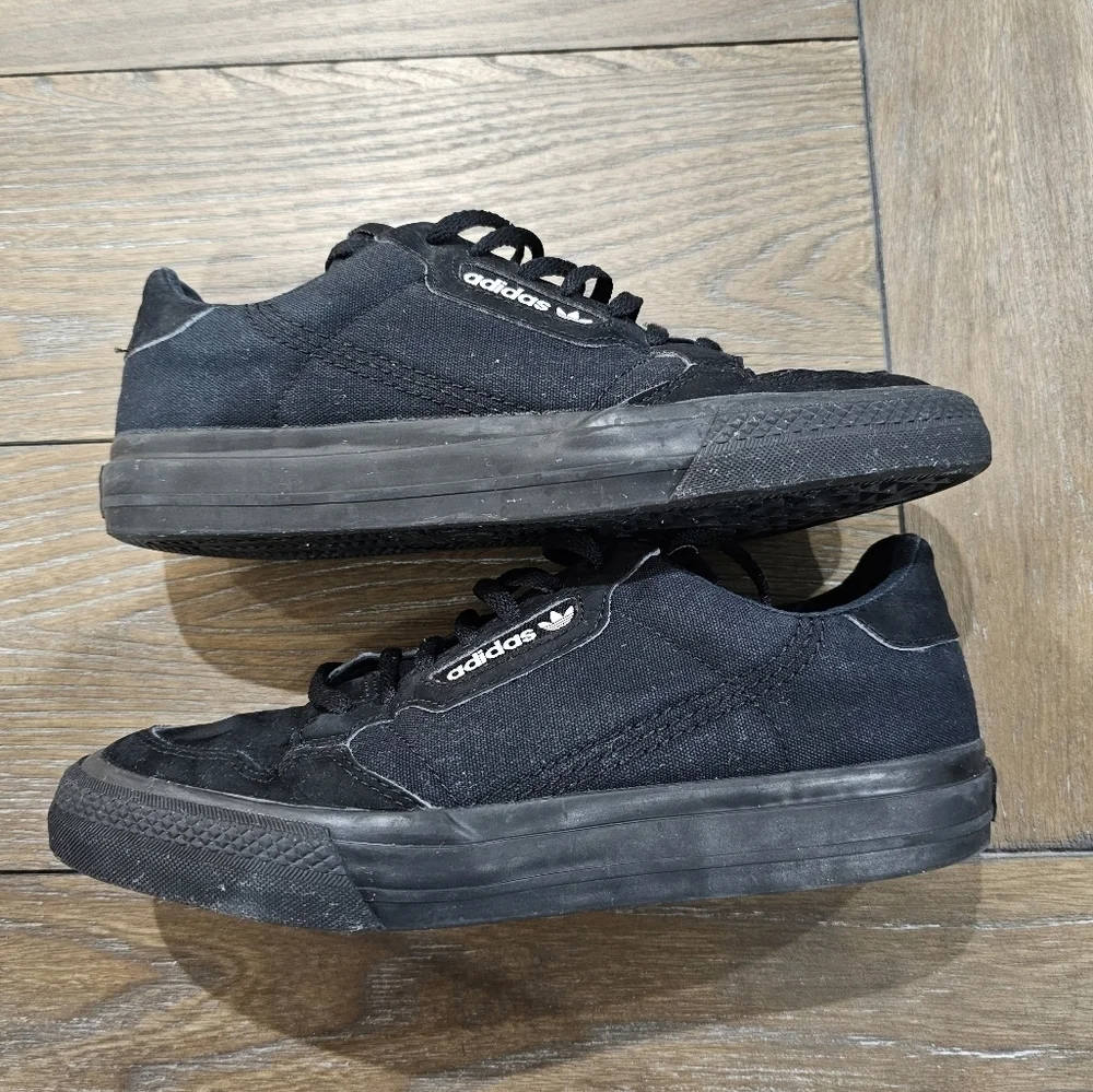 Adidas Sneaker, Black, Size 7